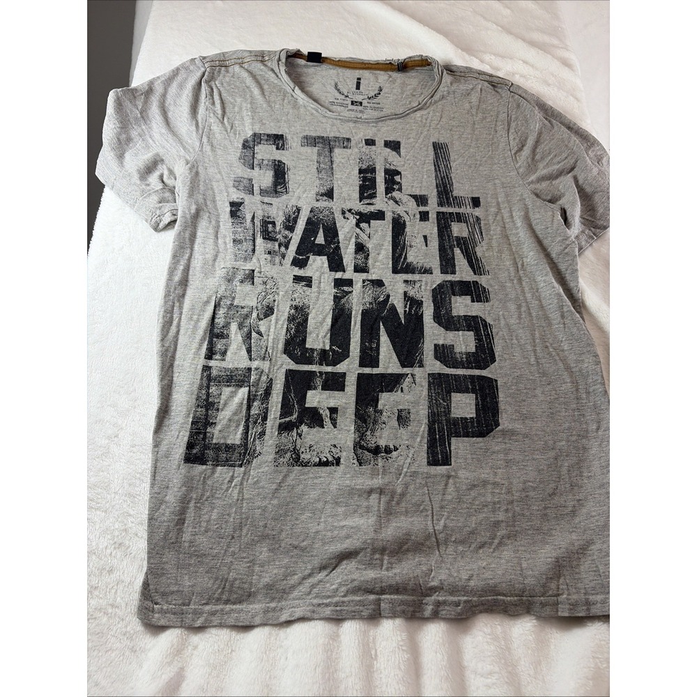 i Jeans by Buffalo Men Graphic T Large STILL WATER RUNS DEEP Gray Tee Distressed